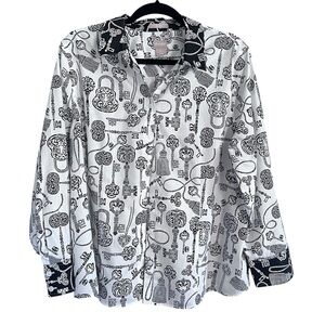 EUC Chicos No Iron Novelty Print (Keys and Locks) Button Up Size 16P